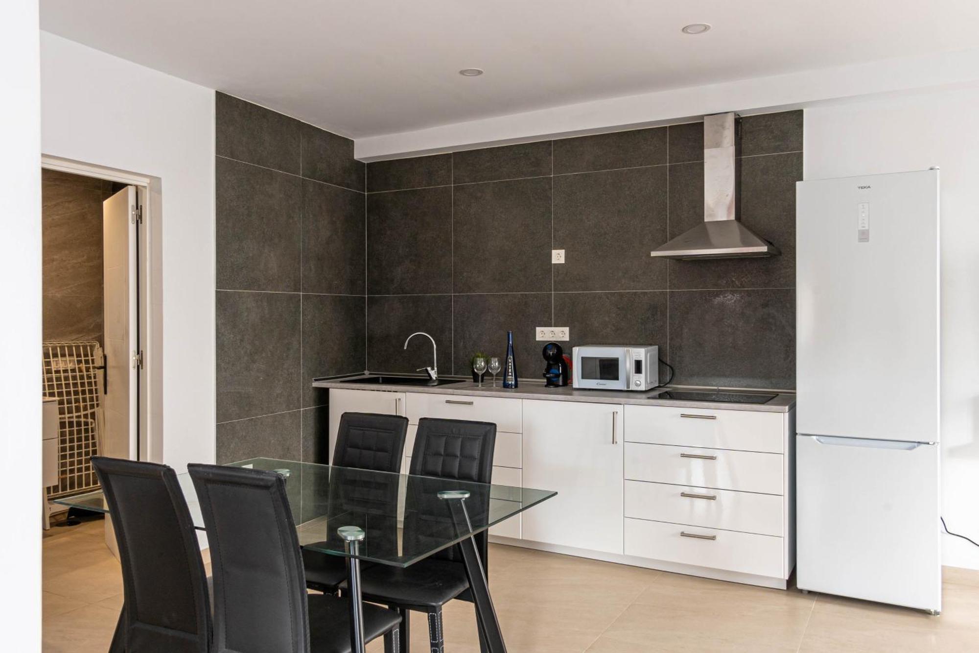 Kiposhi Beach Apartments Punta Mujeres Арія Екстер'єр фото